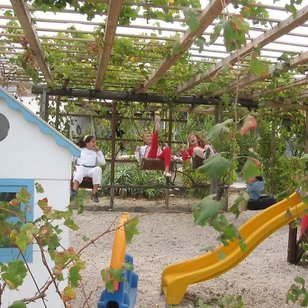 Traditional * Páros