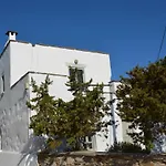 Traditional Párosz