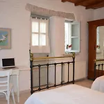 Traditional Nyaraló
