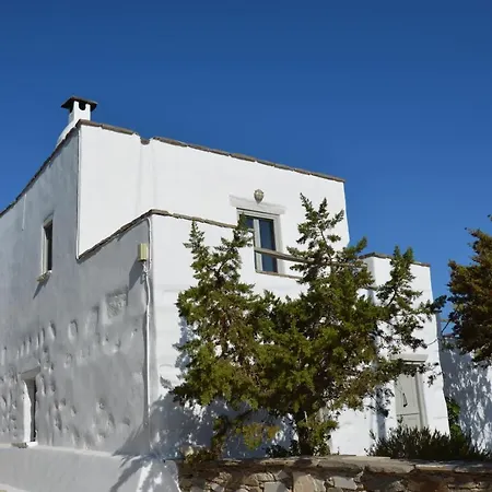 Traditional Párosz