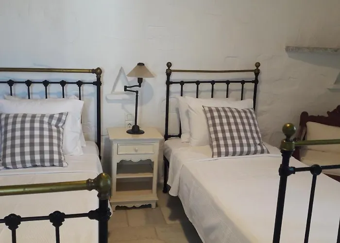 Traditional * Parikia (Paros)