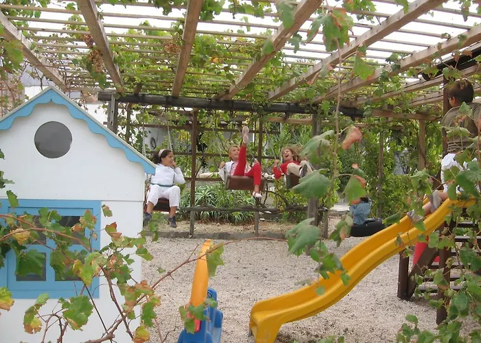 Traditional * Páros