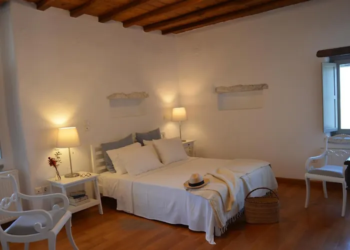 Traditional Parikia (Paros)